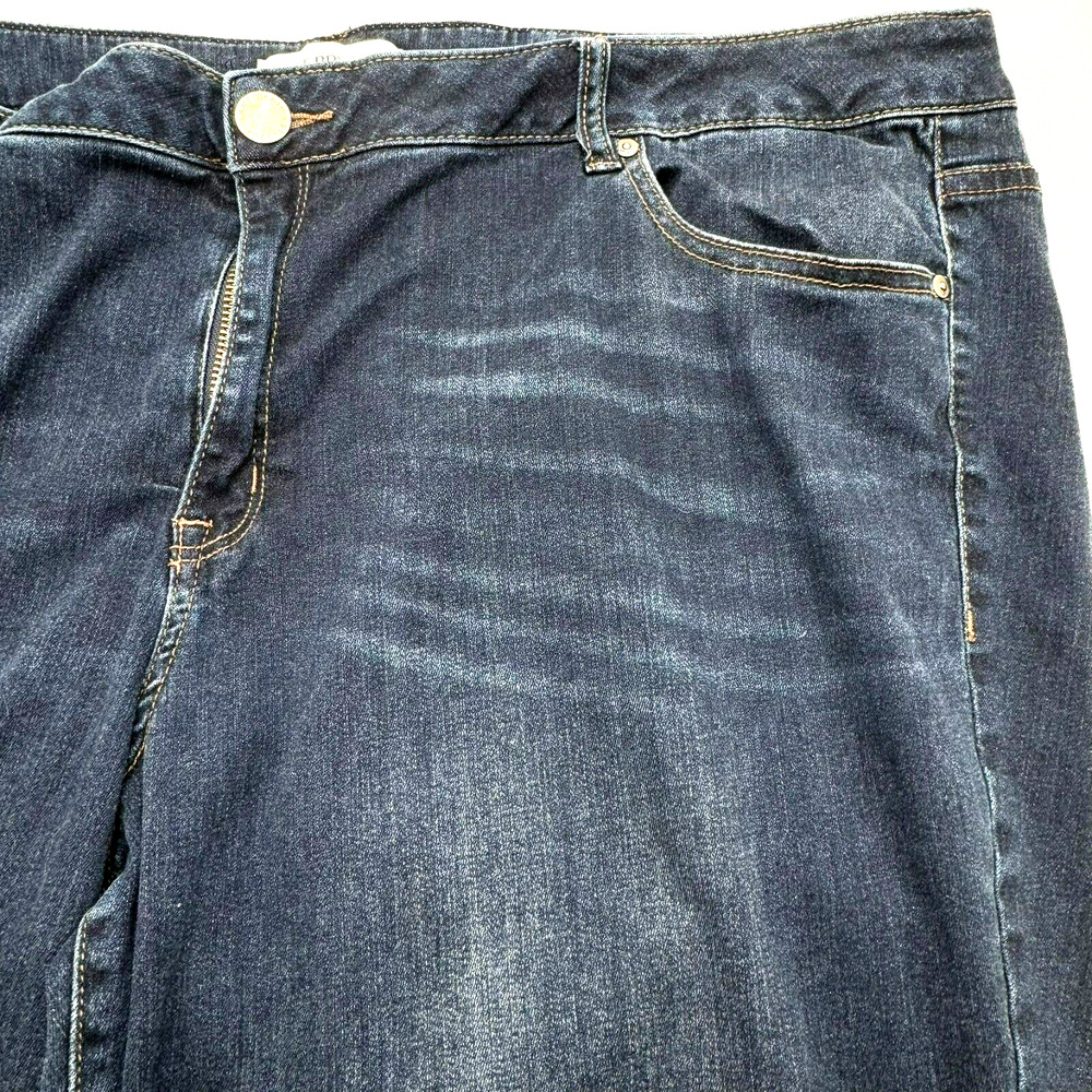 LANE BRYANT Womens 26S Short Medium Wash Mid Rise Super Stretch Bootcut Jeans